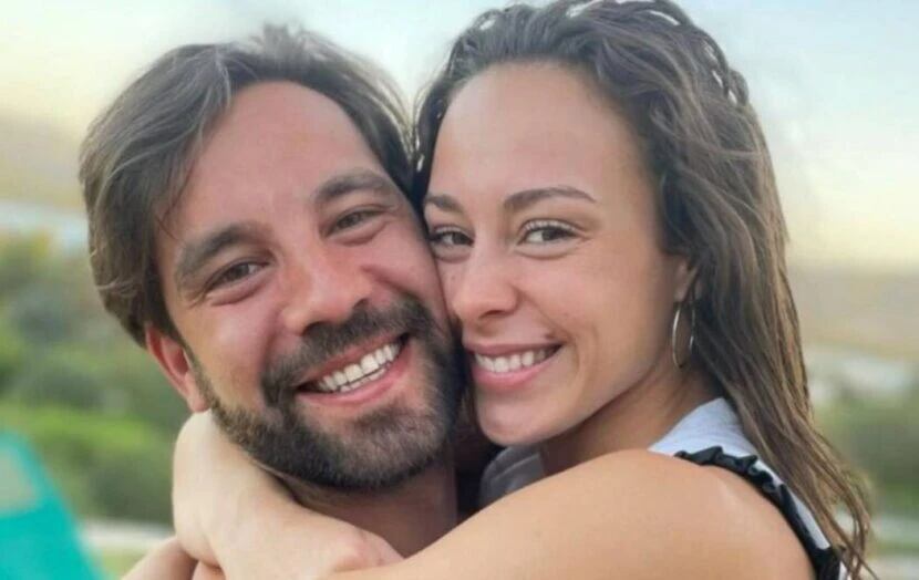Cachete Sierra y su novia.