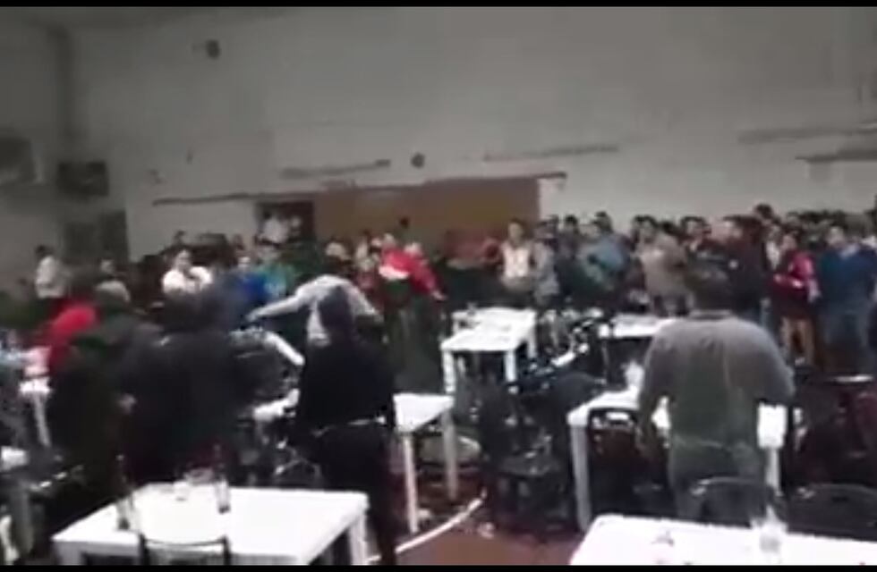 Quines: una fiesta terminó en una pelea masiva
