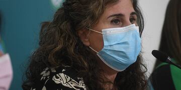 La Ministra de Salud confirmó que los contactos estrechos asintomáticos y con  esquema completo de vacunación no deberán aislarse. Archivo Los Andes