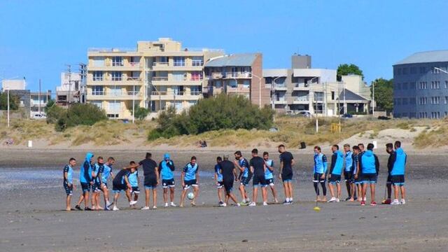 El plantel Celeste entrenó en la Patagonia y quiere enderezar el barco ante Brown