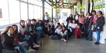 Alumnos de la EES Nº1 visitaron y recorrieron el CCE