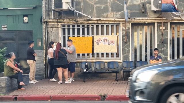 Choque y fuga en Posadas: familiares y amigos del motociclista fallecido exigen justicia.