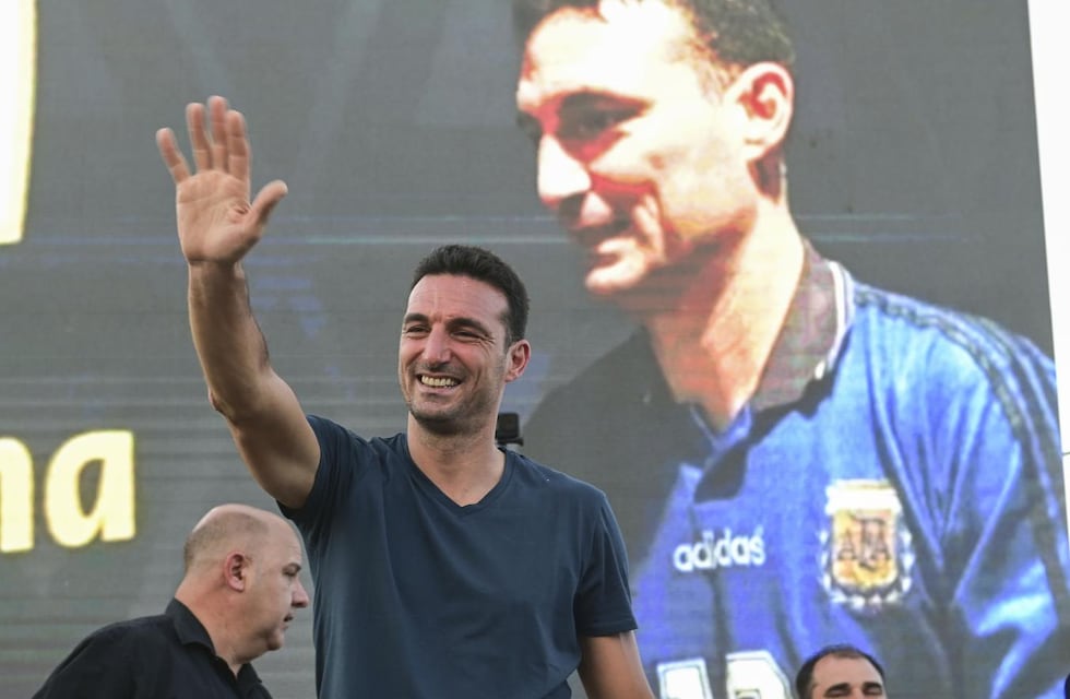 Visita mundialista: Lionel Scaloni apareció pedaleando en una localidad de Córdoba