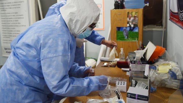 Hisopados a alumnos en Arroyito