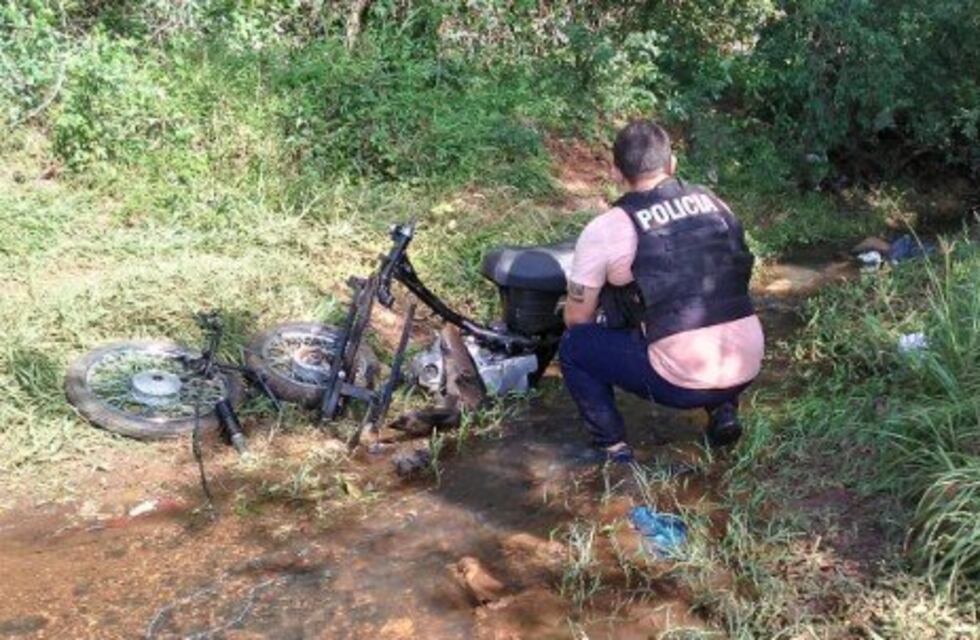 Secuestraron motopartes sumergidas en el arroyo Lorenzo en San Javier