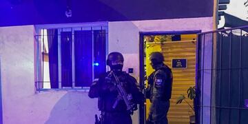 Personal policial allanó el falso comercio y detuvo a una mujer. (MPF Córdoba)