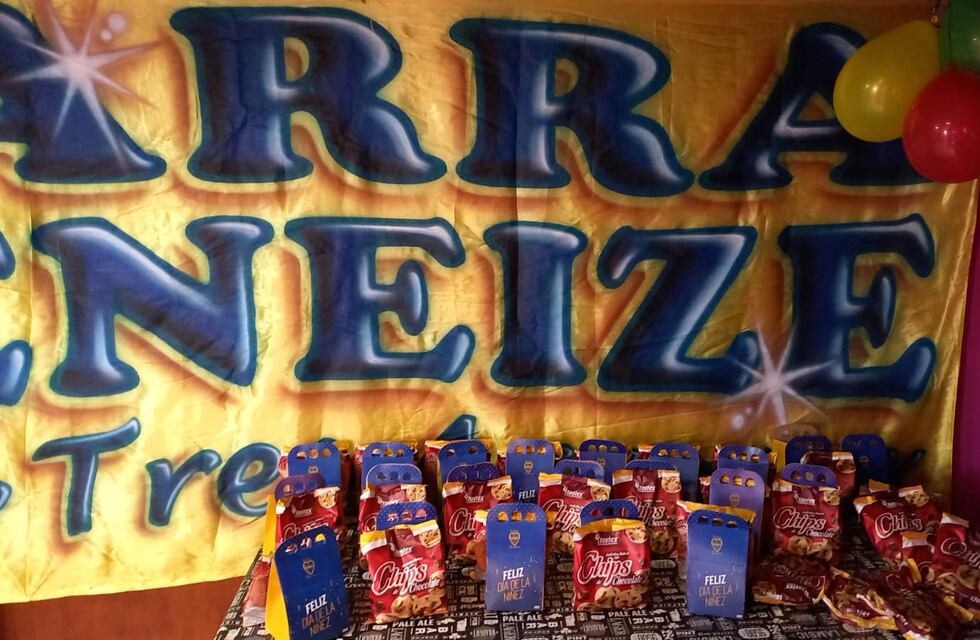 La Peña Garra Xeneize de Tres Arroyos y su agasajos en el Día de la Niñez