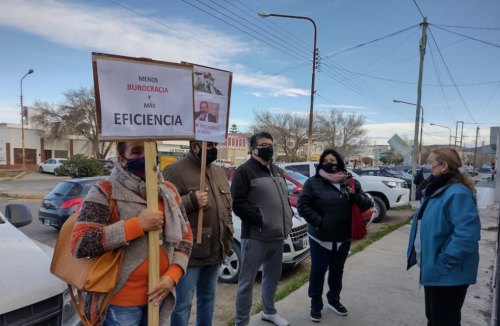 ADOSAC Caleta Olivia reclamó en la Dirección Regional de Educación celeridad a los expedientes jubilatorios