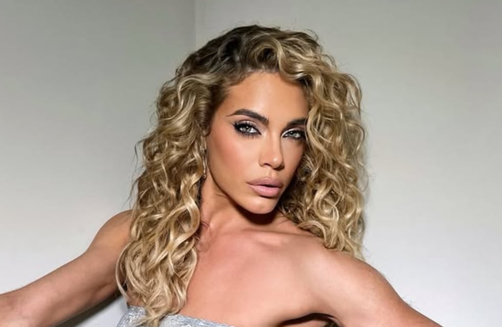 Emilia Attias burló la censura de Instagram y posó con un mono transparente que dejó verlo todo