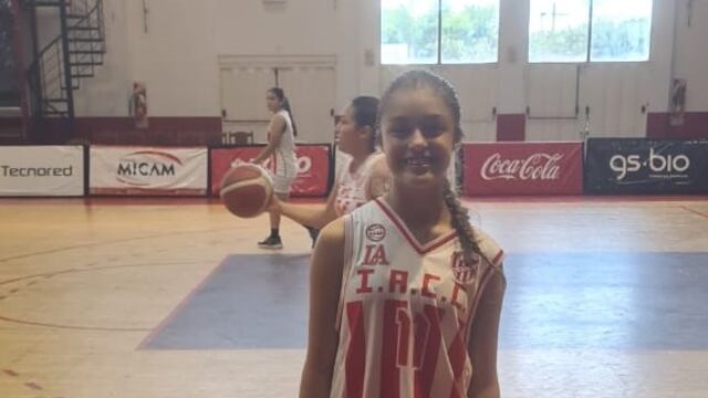 Morena Bazzi del básquet de Arroyito a Instituto