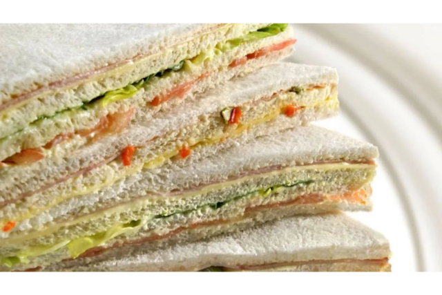 Ni más ni menos: Cuántos sándwiches de miga se calculan por persona para no gastar de más en estas Fiestas