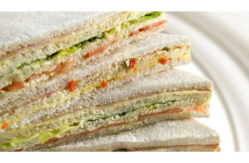 Ni más ni menos: Cuántos sándwiches de miga se calculan por persona para no gastar de más en estas Fiestas