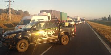 La policía puso en marcha un operativo a la mañana para ordenar el paso vehicular.