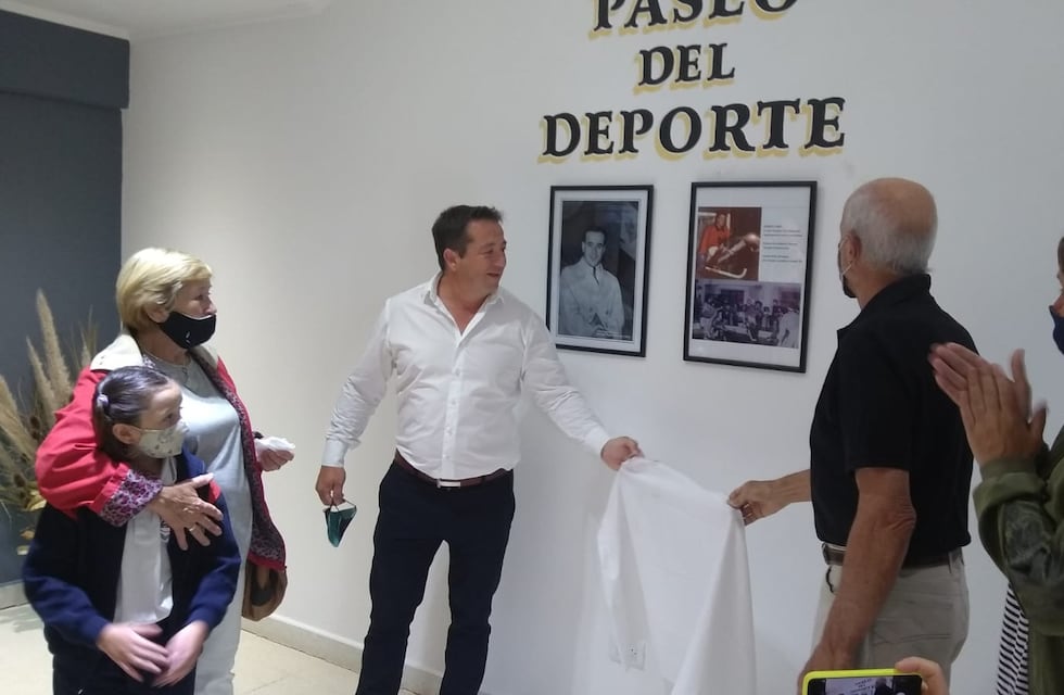 Roberto Carrin ya forma parte del Paseo del Deporte