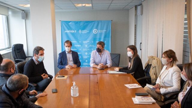 Matías Lammens y Piaggio