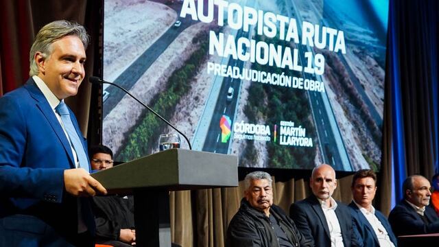 El gobernador Martín Llaryora en el acto de la preadjudicación de la obra para completar la Autopista 19 (Prensa Gobierno de Córdoba)