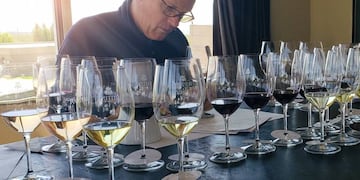 Tim Atkin, el crítico de vino que elogió dos botellas de Córdoba.