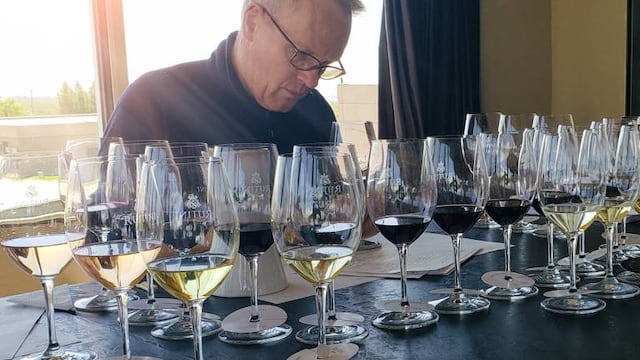 Tim Atkin, el crítico de vino que elogió dos botellas de Córdoba.