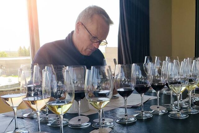 Tim Atkin, el crítico de vino que elogió dos botellas de Córdoba.