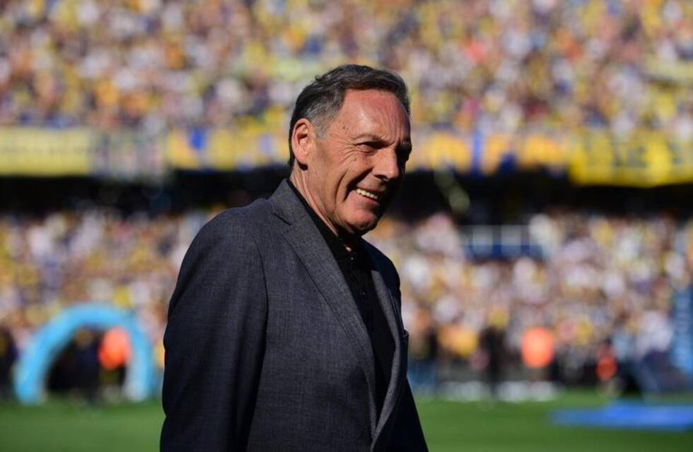 Las uñitas: Miguel Ángel Russo imitó la foto viral de los colombianos de Rosario Central