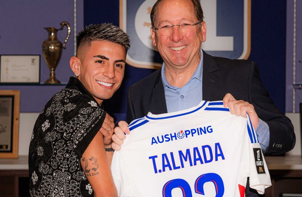 La desopilante presentación de Thiago Almada en Olympique de Lyon: mate, cumbia y Messi presente