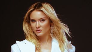 Dura menos de una hora, es actuada por Zara Larsson, y está en Netflix: la emotiva película sueca que es tendencia en Argentina