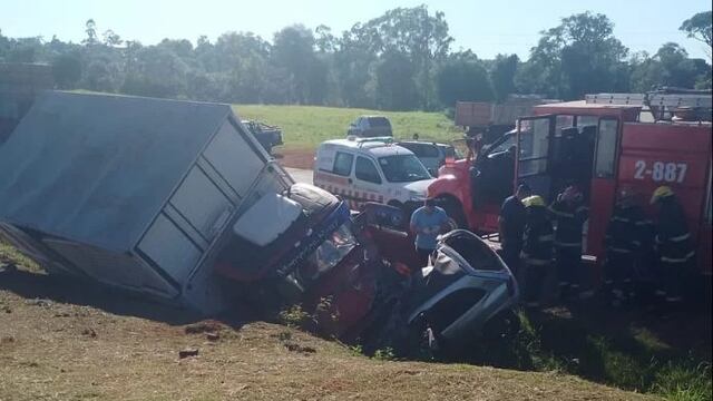 Un muerto y un herido grave tras un choque frontal en Aristóbulo del Valle.