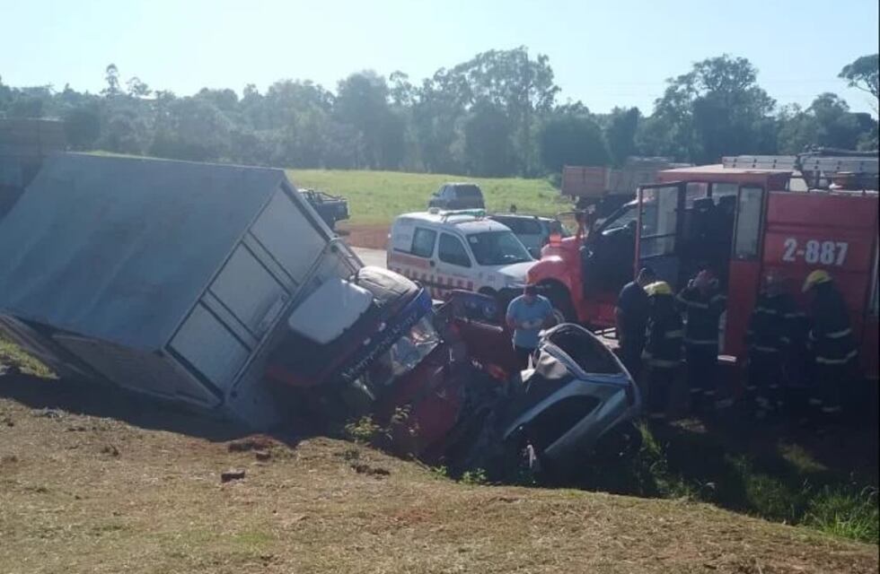 Un muerto y un herido grave tras un choque frontal en Aristóbulo del Valle