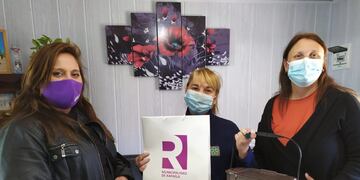 Rafaela en Acción entrega presentes a los usuarios que salieron sorteados.