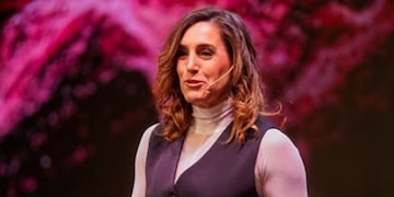 Soledad Pastorutti sorprendió al cantar Tren del cielo en una inesperada versión de cancha: “Faso, vino y pala”.