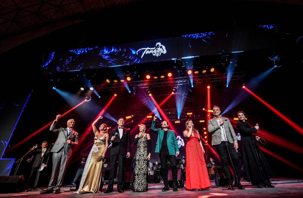 La Falda: el Festival Nacional de Tango vivió su cierre con un homenaje a Carlos Gardel en el Auditorio Municipal