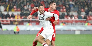 La Lepra ganó bajo una intensa lluvia