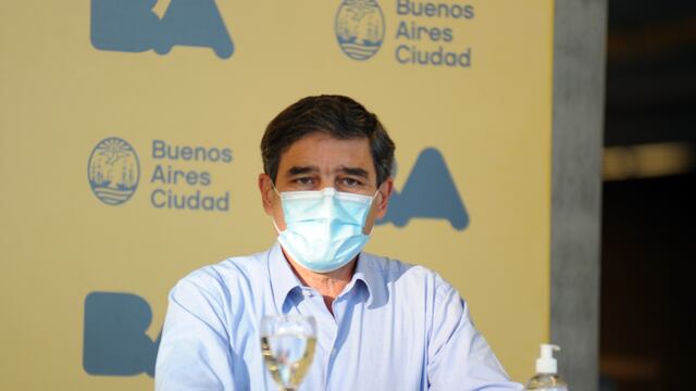 Fernán Quirós, ministro de Salud porteño, durante una conferencia de prensa.
