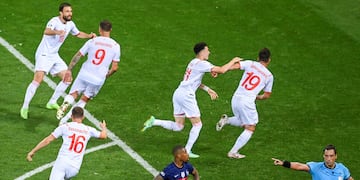 Suiza pasó a cuartos tras ganarle por penales un partido inolvidable a Francia (Foto: AP).