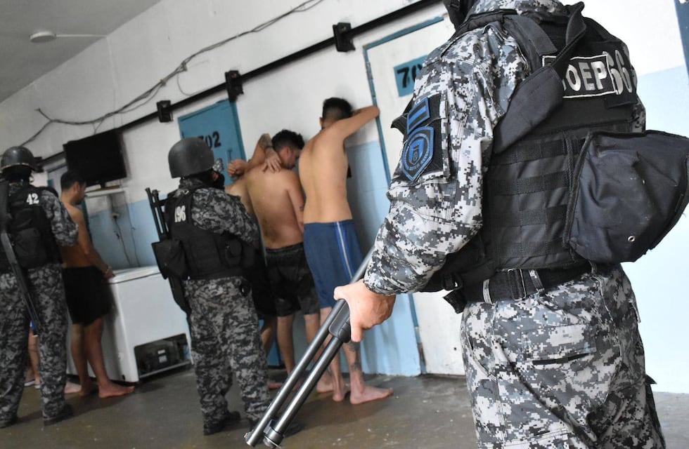 De la extorsión a la estafa por Facebook en Rosario: imputan a una banda de presos