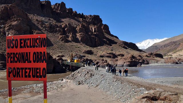 La UCR sanrafaelina pide que los fondo de Portezuelo del Viento se vuelquen a obras en el sur mendocino.