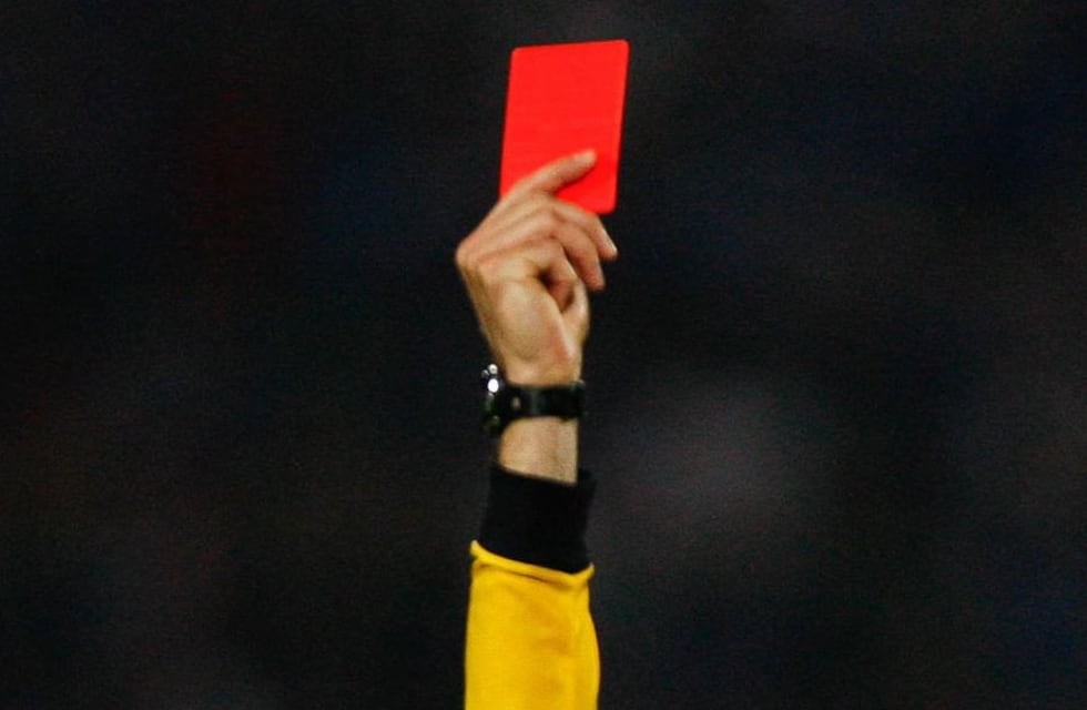 Fue un polémico árbitro del fútbol argentino y se postularía para ser presidente de River