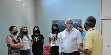 El diputado provincial tiene 65 años y no está vacunado contra el COVID-19. (@miguellifschitz)
