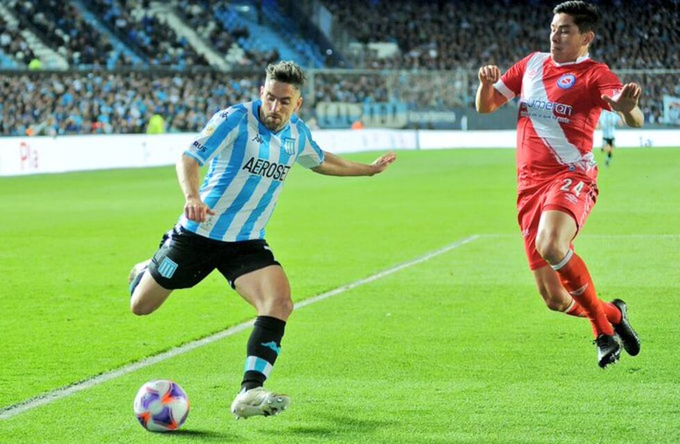 Racing le ganó a Argentinos sobre el final con un blooper y se prende en la Liga Profesional