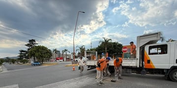 Realizan trabajos de bacheo en el distrito Este de Villa Carlos Paz