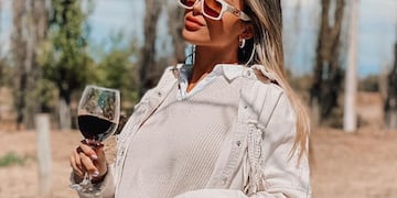 Agustina Gandolfo estrenó sus looks otoñales en Milán.