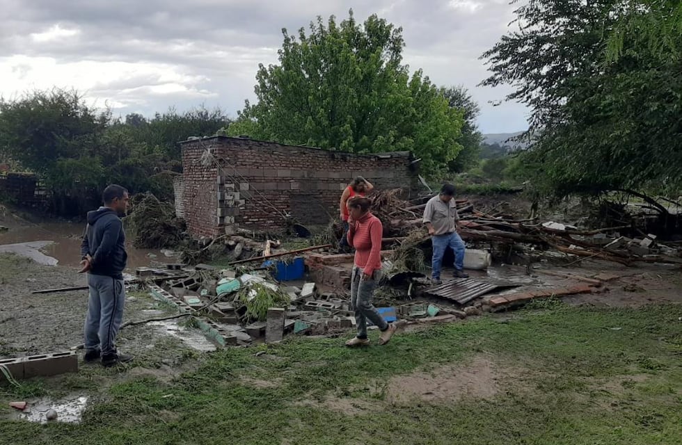 La creciente en Huerta Grande se llevó a dos casas y las familias tuvieron que ser evacuadas