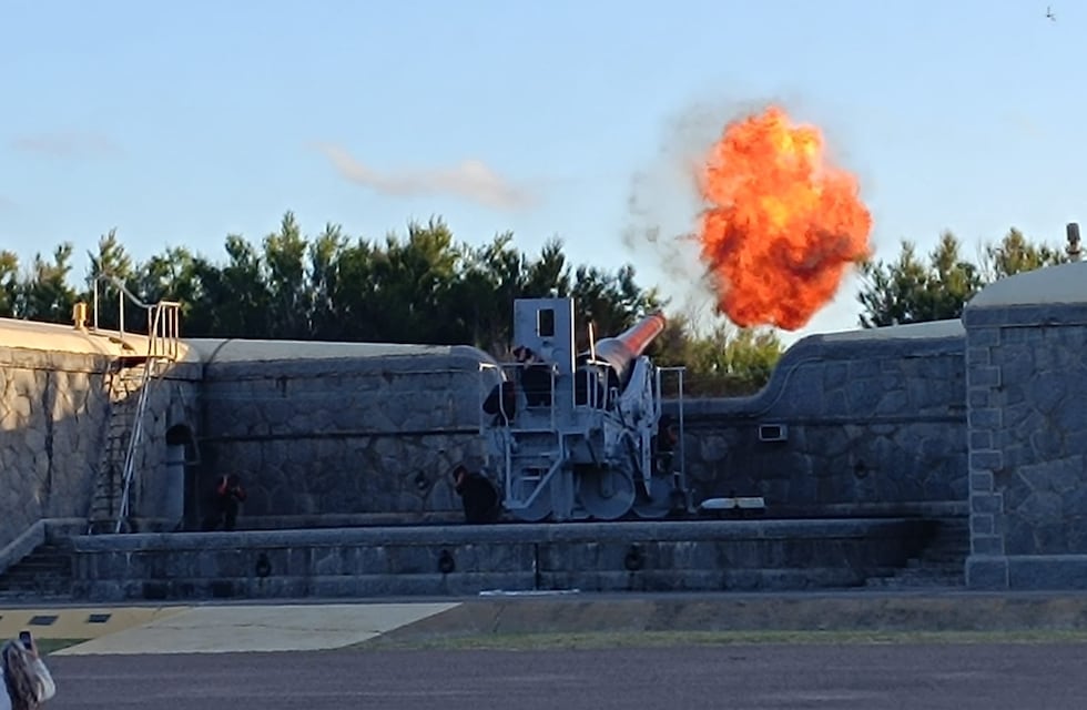 Exitosa jornada de puertas abiertas en la Base Baterías