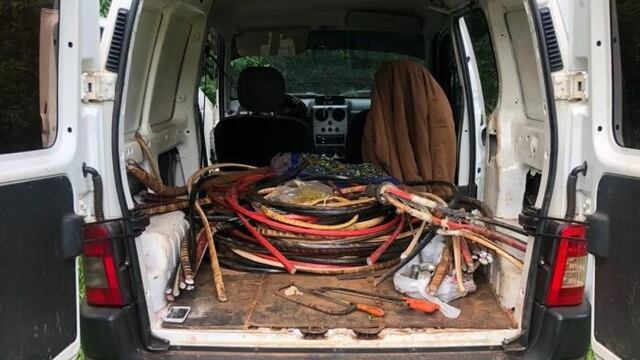 Detuvieron a cuatro hombres por robar más de 200 kilos de cables en Eldorado.