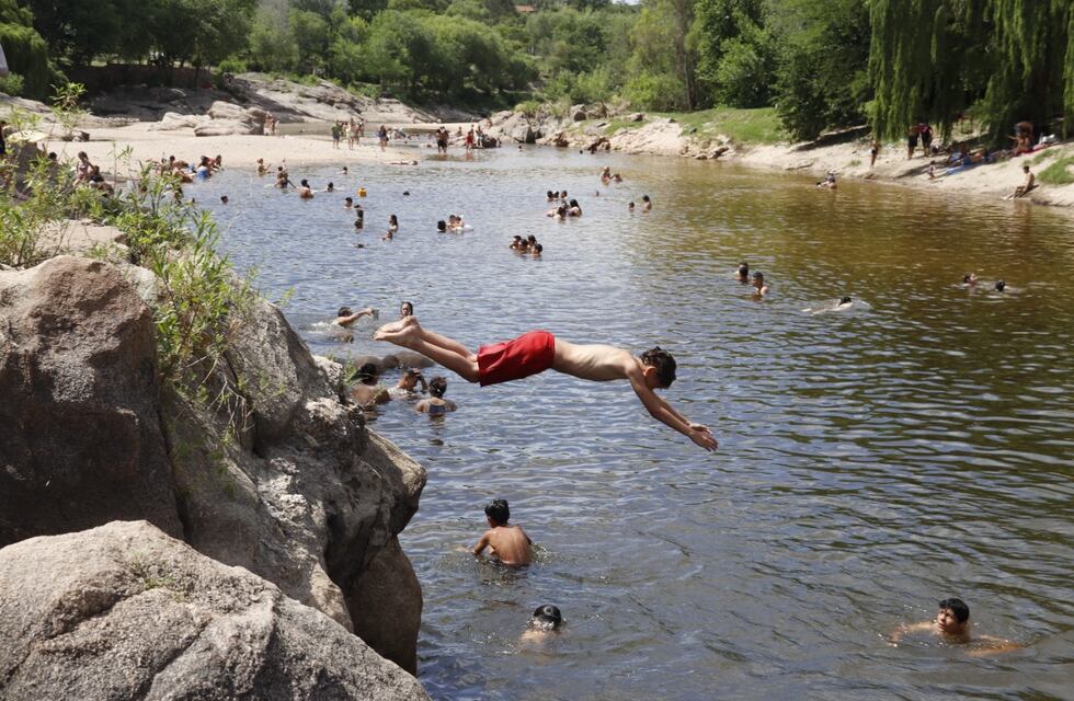 Villa Carlos Paz se prepara para un viernes de intenso calor