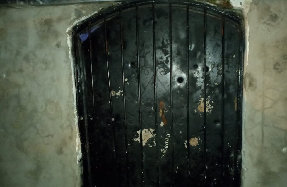 Dispararon más de 30 veces en una balacera contra una casa del sur de Rosario