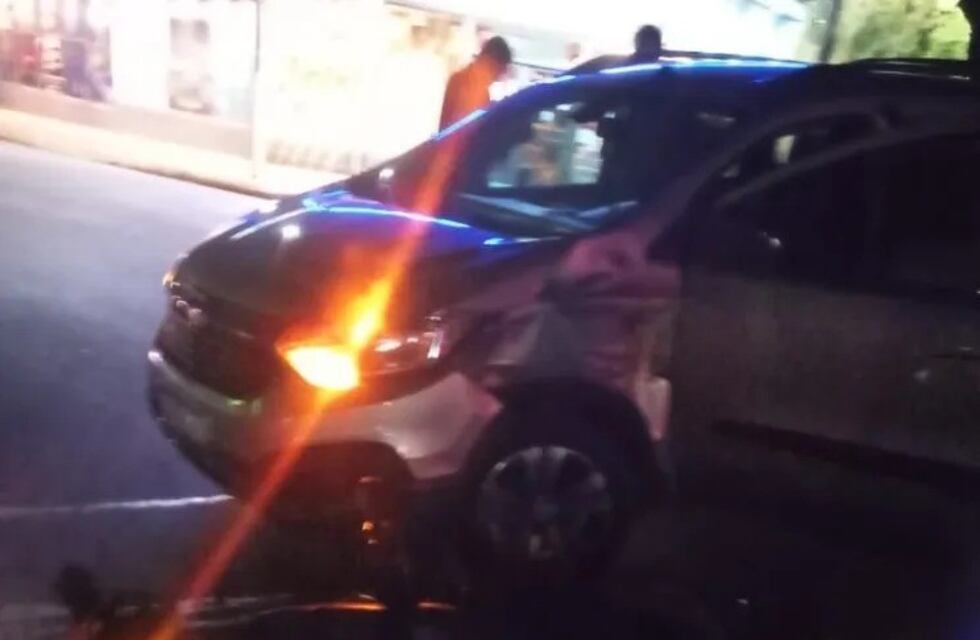 Intentando escapar de la policía dos menores resultaron heridos en un siniestro vial