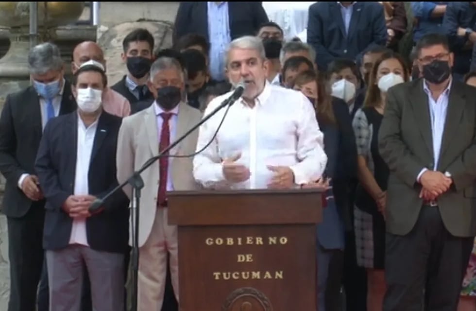 Aníbal Fernández: “La tarea del presidente no es fácil. No somos los que reprimimos, somos los que respetamos”