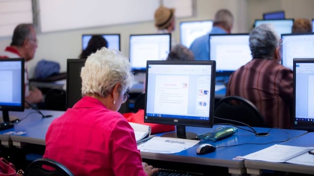 La Municipalidad de Córdoba ofrece cursos gratuitos para formar en tecnología a mayores de 50 años.