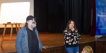 Se dicto charla en Ushuaia a cargo del escritor, guionista, productor y director Pedro Saborido “Identidad, Federalismo y Coso”.